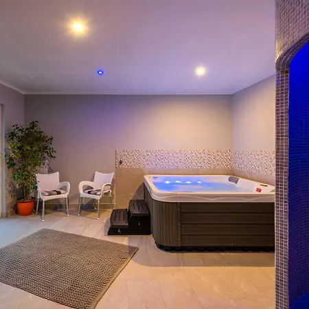 Unterkunft Mit Sauna, Meerblick, Whirlpool Und Beheiztem Pool Apartamento Labin (Istria)