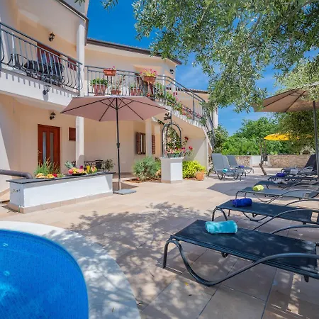 Unterkunft Mit Sauna, Meerblick, Whirlpool Und Beheiztem Pool * Labin (Istria)
