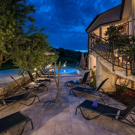 Apartamento Unterkunft Mit Sauna, Meerblick, Whirlpool Und Beheiztem Pool